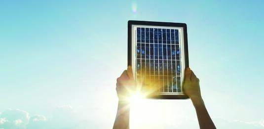 Aurinkoenergia on johtavassa roolissa puhtaan energian tulevaisuudessa.