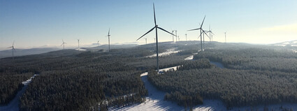 Tuulivoimalat talvella